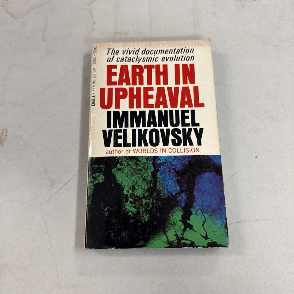Earth in Upheaval Immanuel Velikovsky Paperback Dell Edition 0349135894